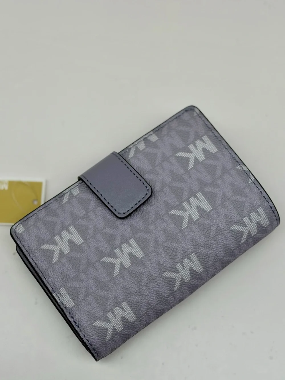 Michael Kors Jet Set Travel Med Signature Logo Central Zip Billfold Wallet Lilac
